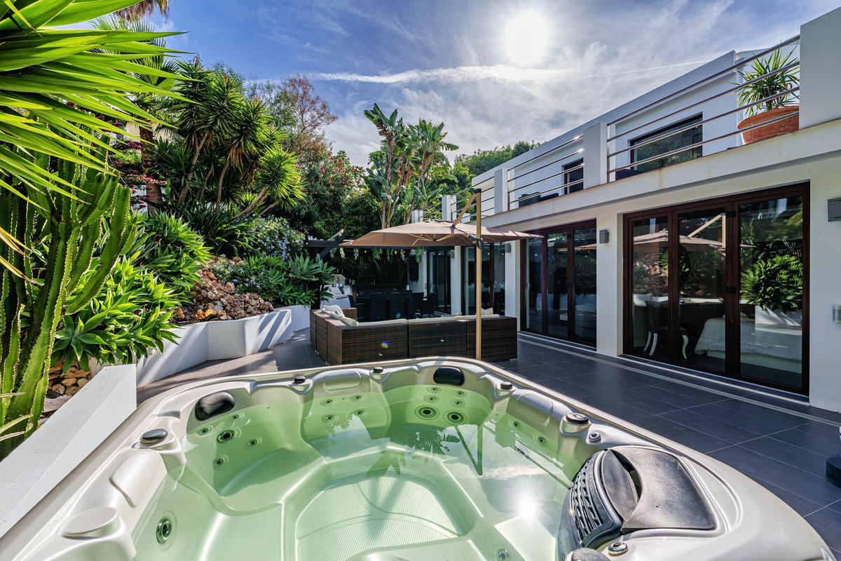 Villa for sale in Marbella