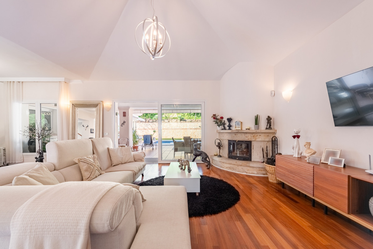 Villa for sale in Mijas