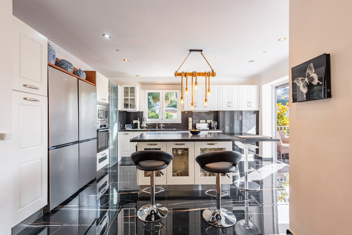 Villa for sale in Mijas