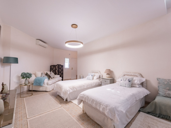 Villa for sale in Mijas