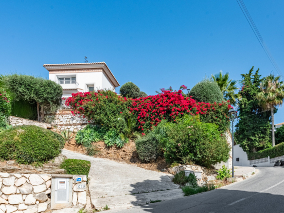 Villa for sale in Mijas