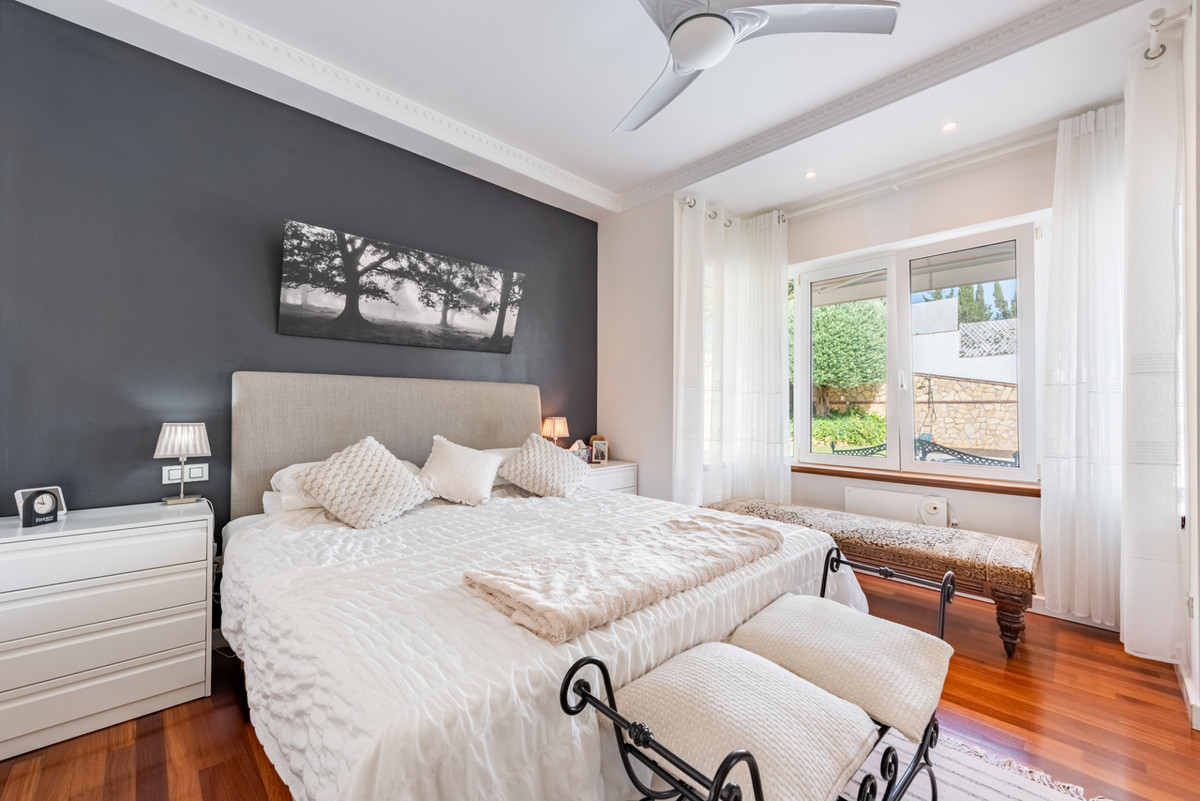 Villa for sale in Mijas