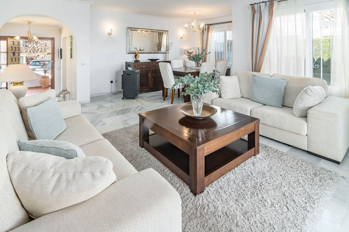 Villa for sale in Mijas