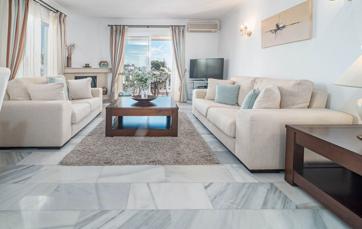 Villa for sale in Mijas