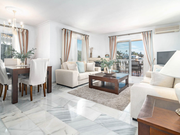 Villa for sale in Mijas
