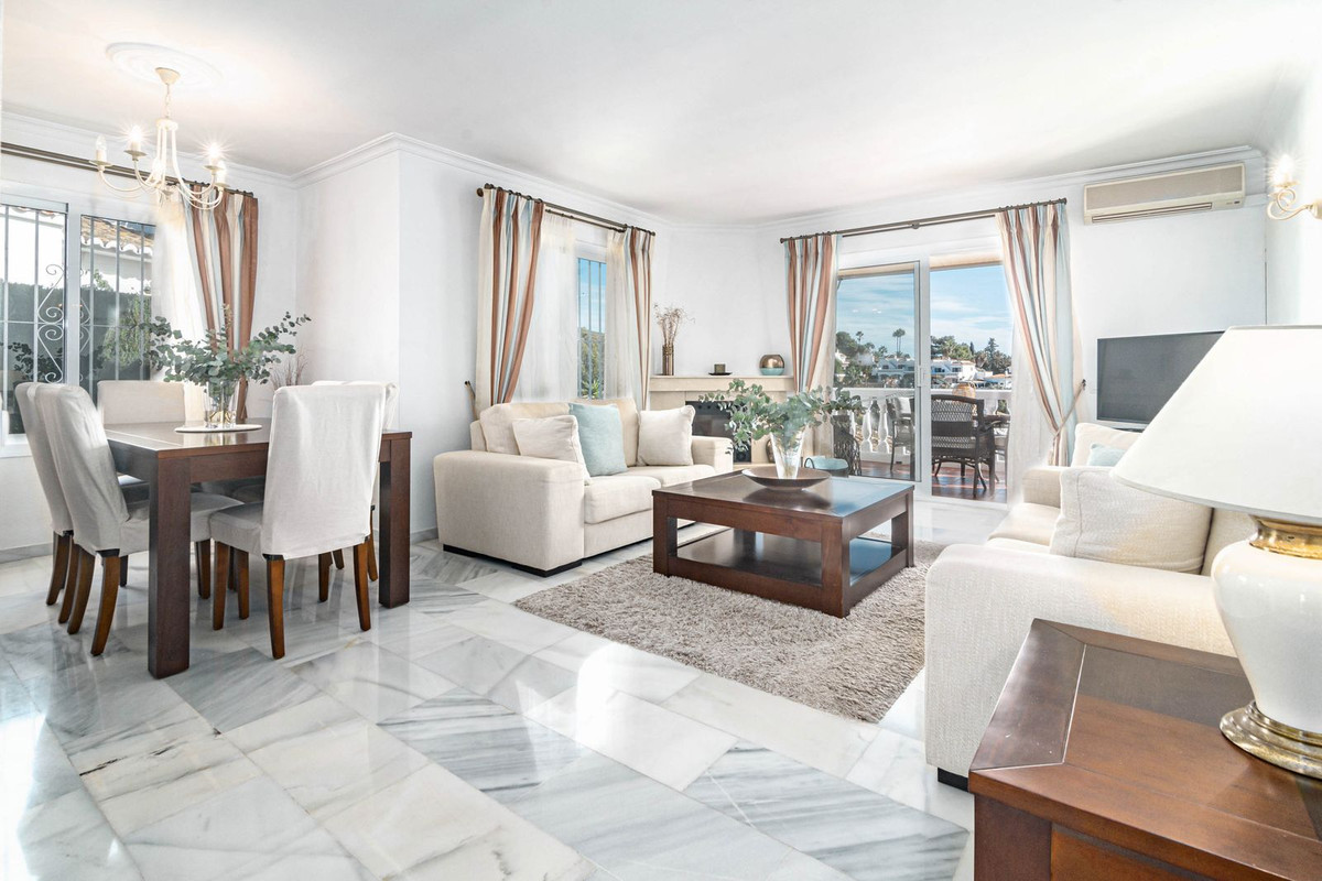 Villa for sale in Mijas
