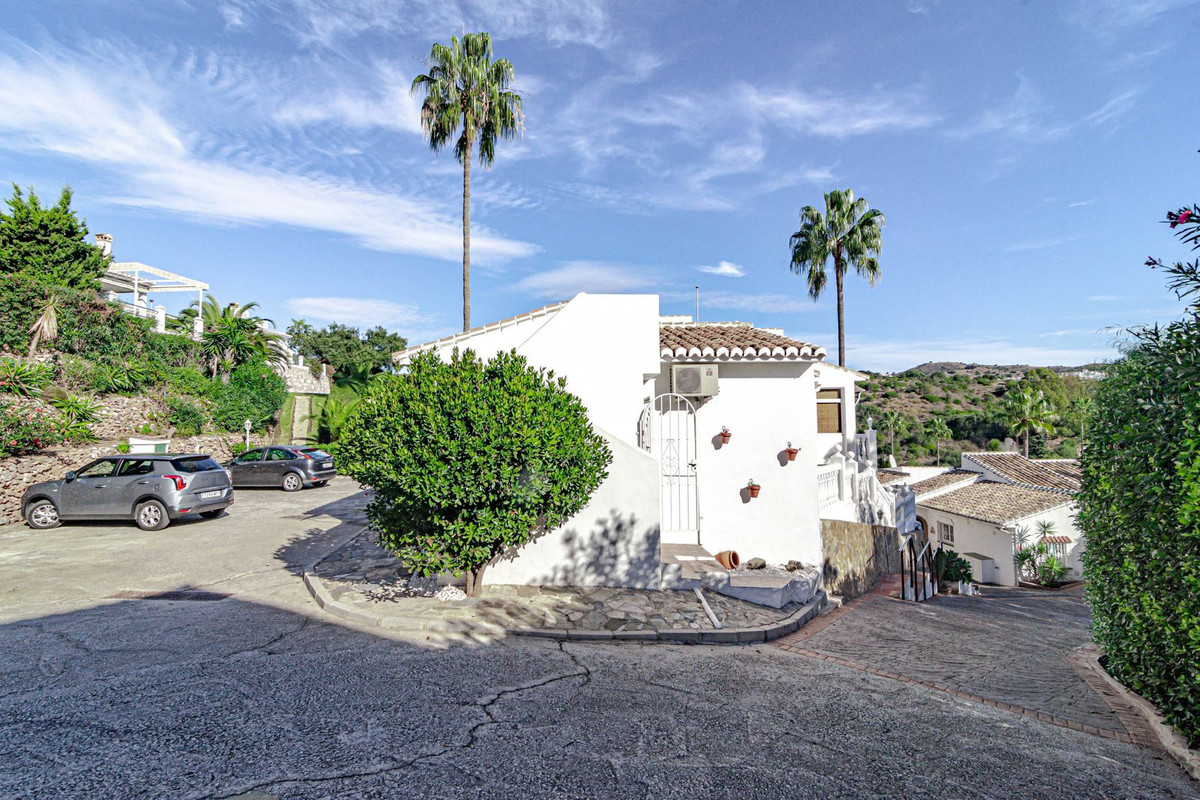 Villa for sale in Mijas