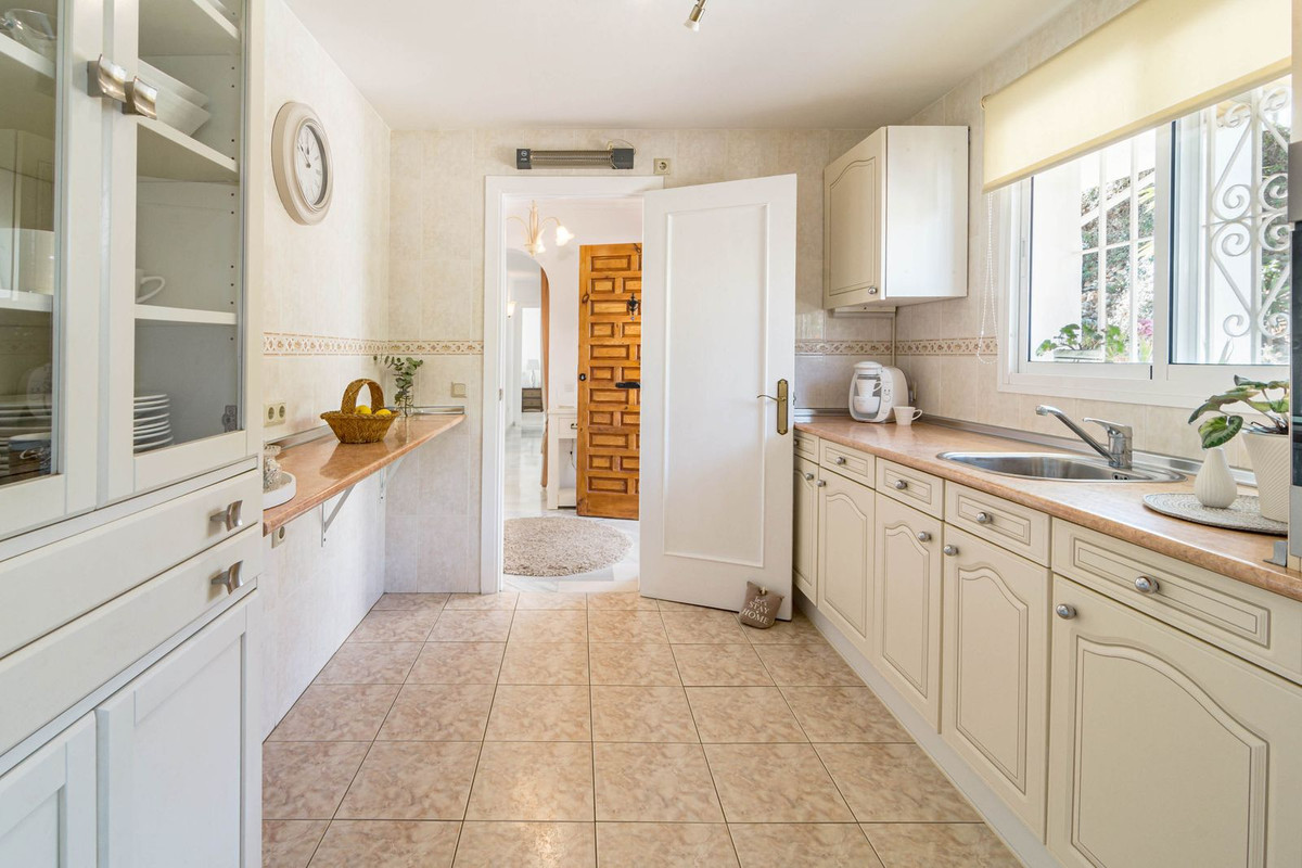 Villa for sale in Mijas