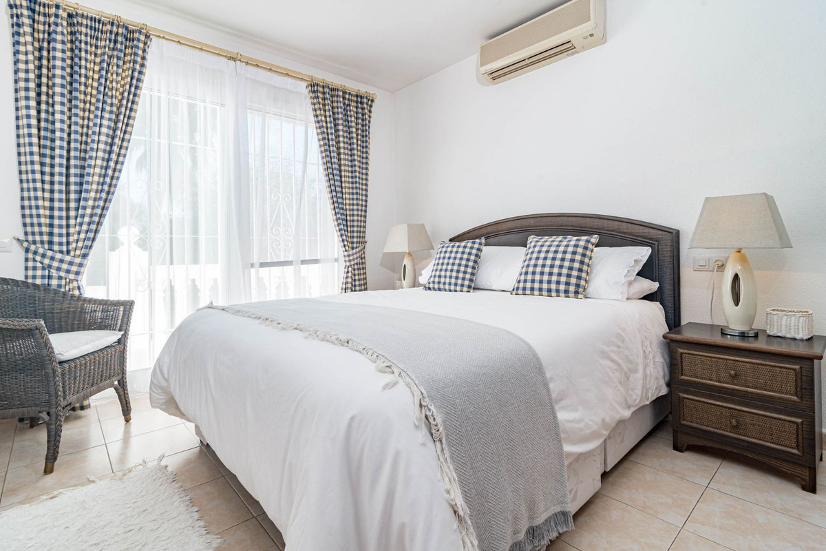 Villa for sale in Mijas