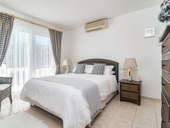 Villa for sale in Mijas