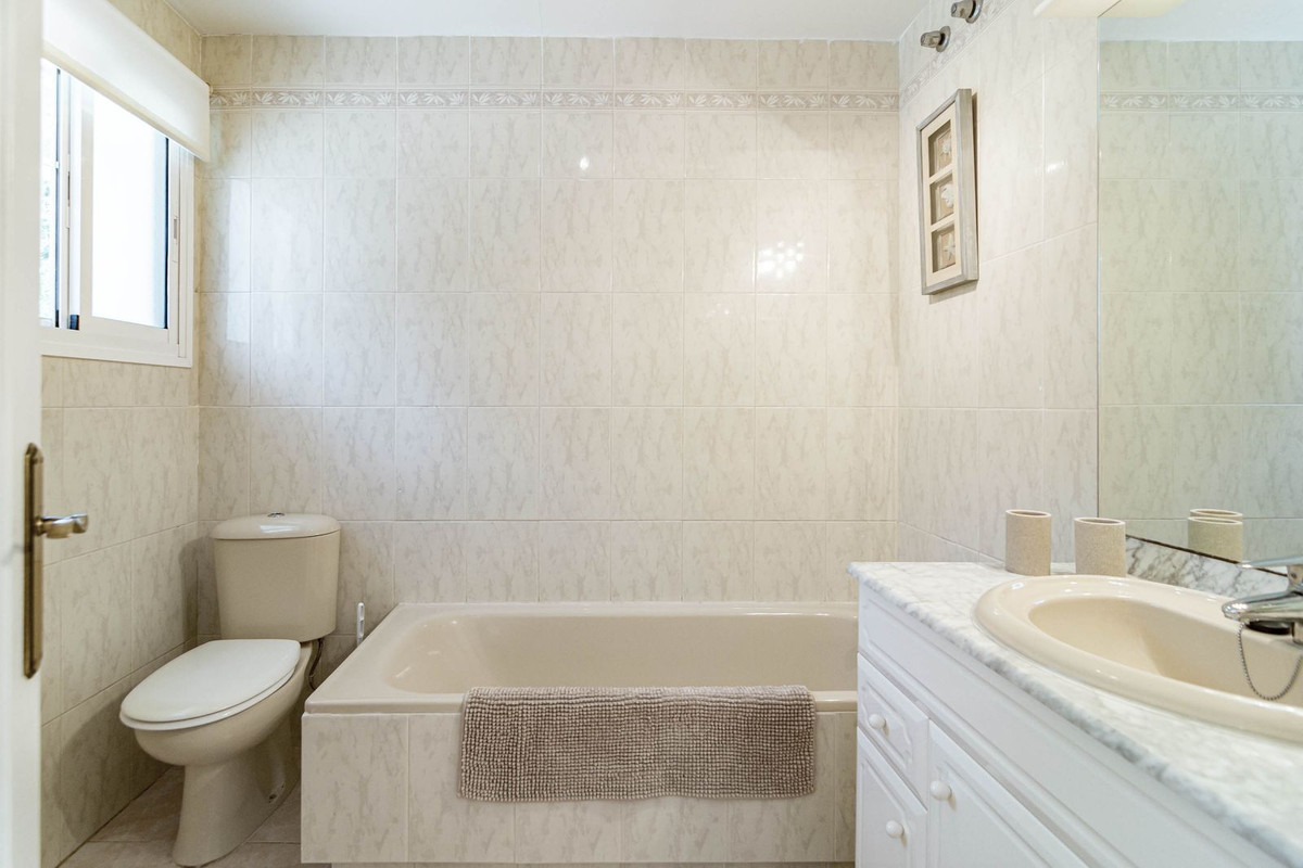 Villa for sale in Mijas