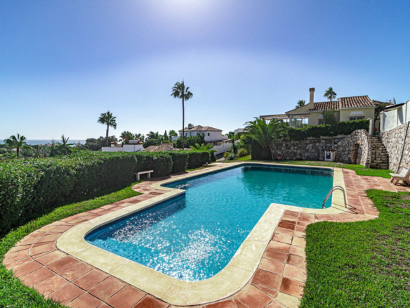 Villa for sale in Mijas