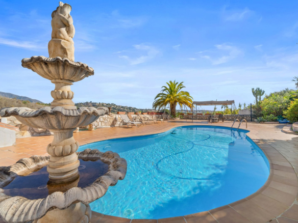 Villa for sale in Mijas