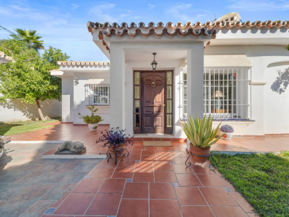 Villa for sale in Mijas
