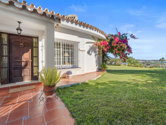 Villa for sale in Mijas