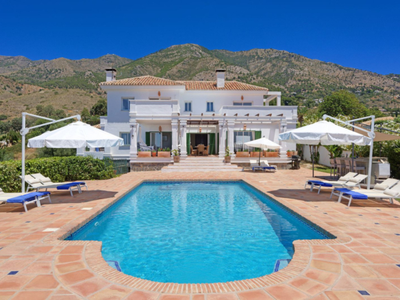 Villa for sale in Mijas