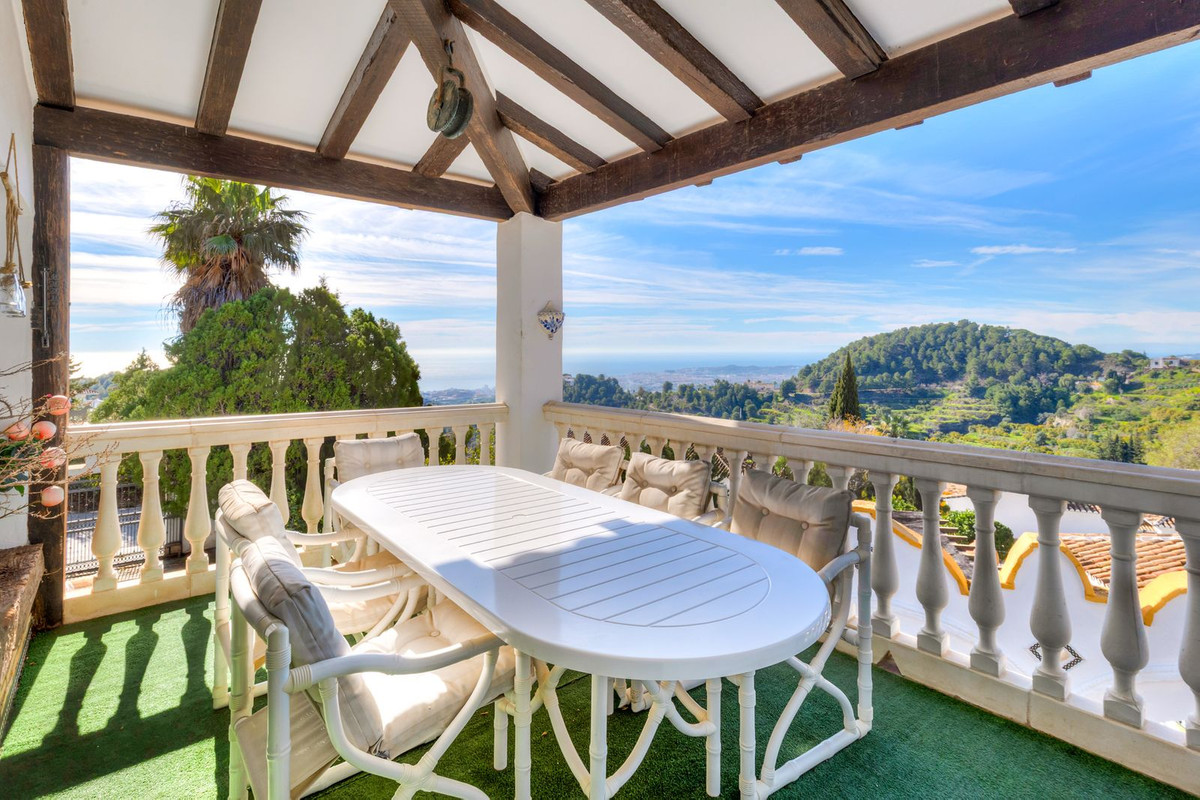 Villa for sale in Mijas