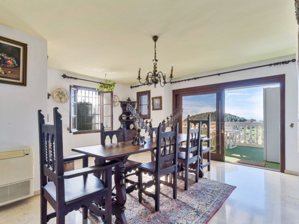 Villa for sale in Mijas
