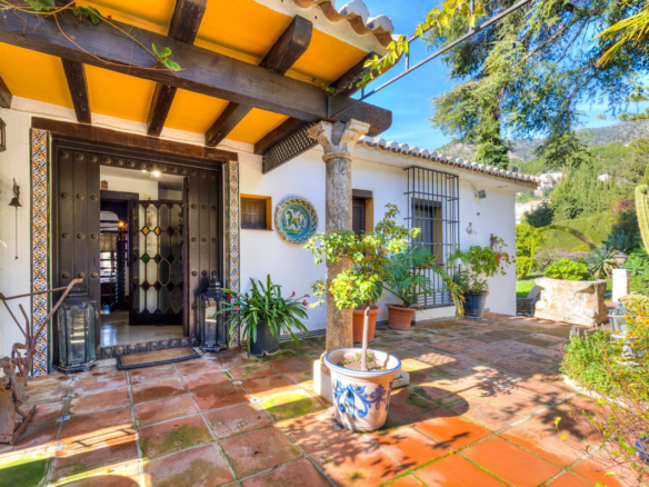 Villa for sale in Mijas
