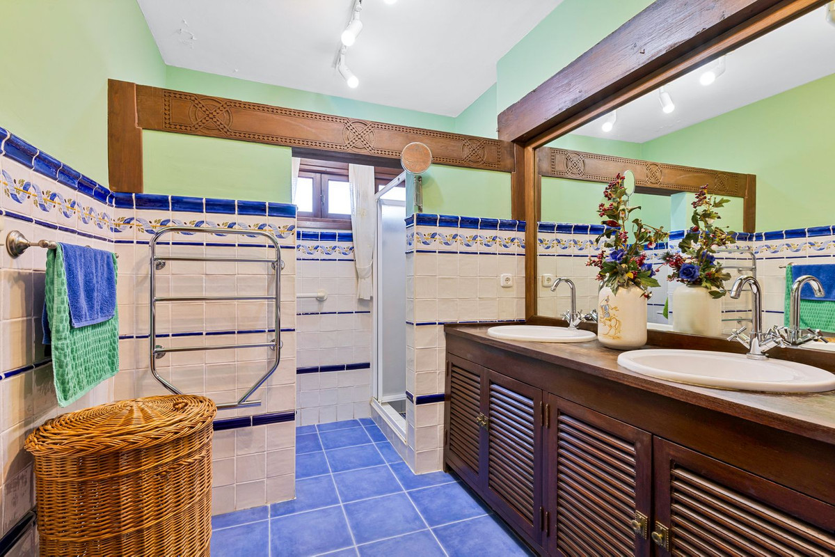 Villa for sale in Mijas