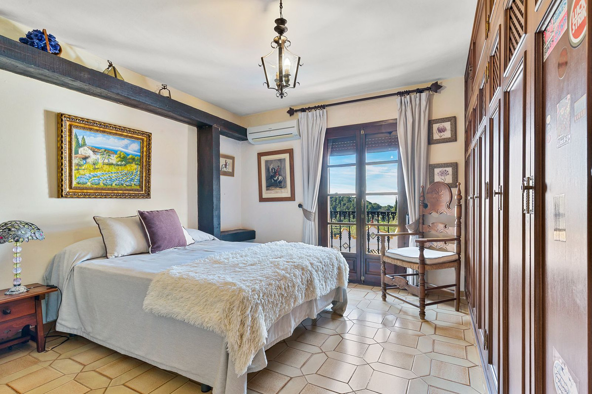 Villa for sale in Mijas
