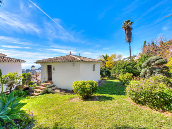 Villa for sale in Mijas