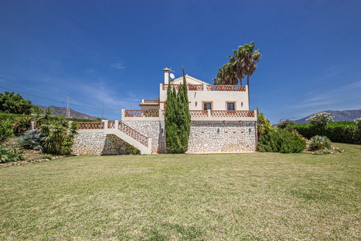 Villa for sale in Mijas
