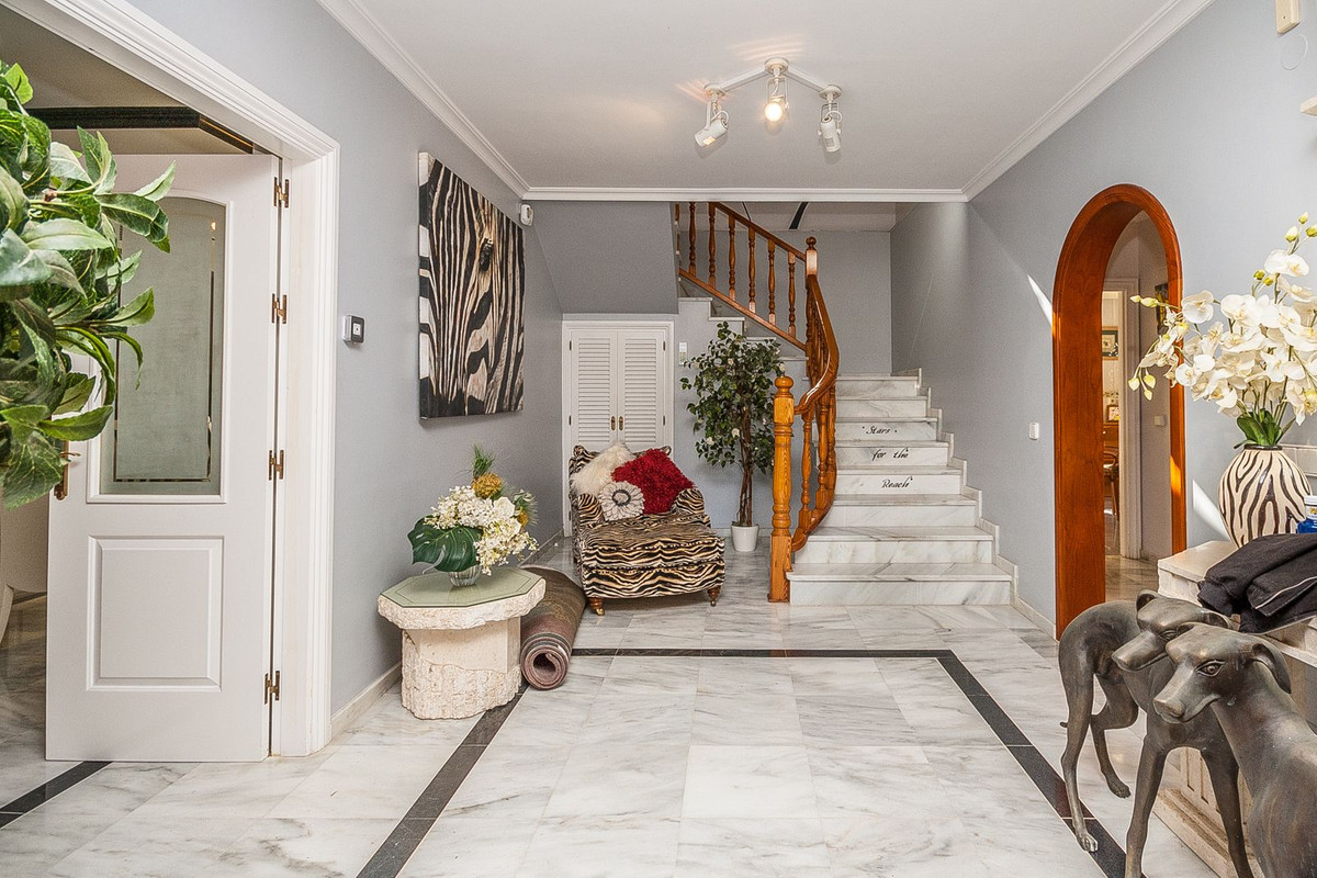 Villa for sale in Mijas