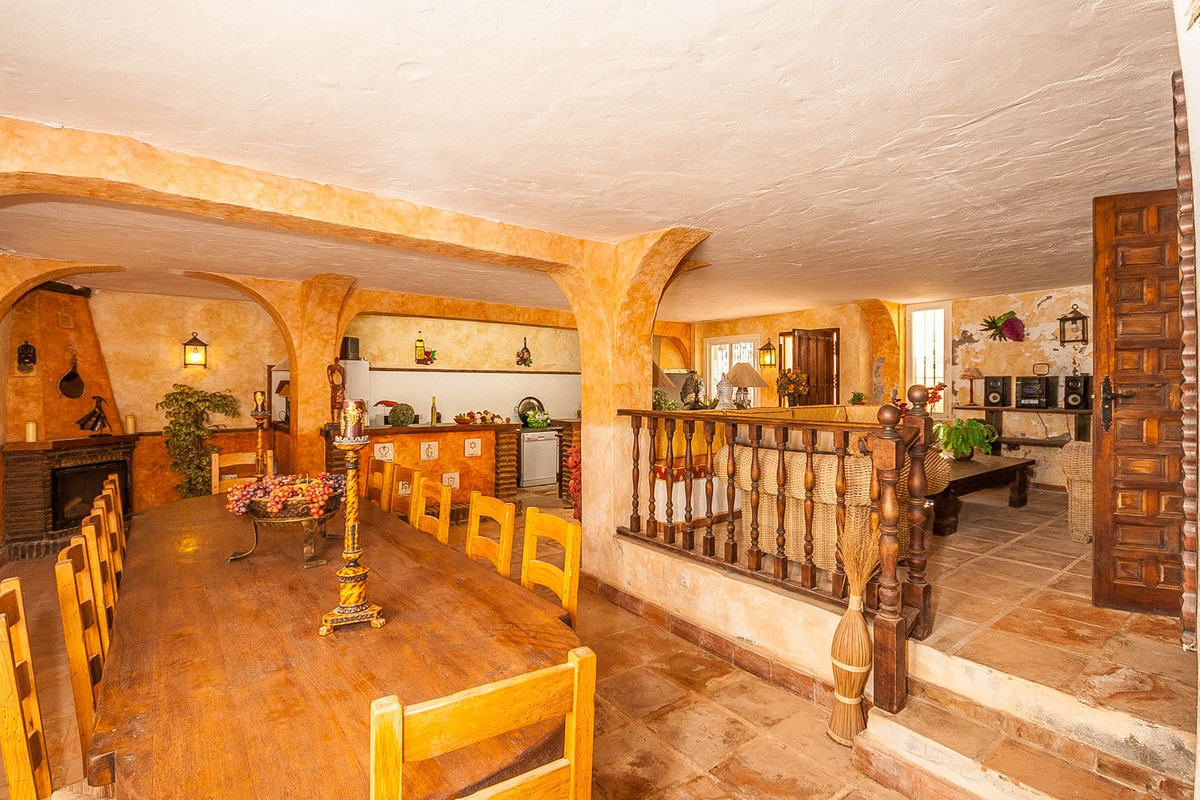 Villa for sale in Mijas
