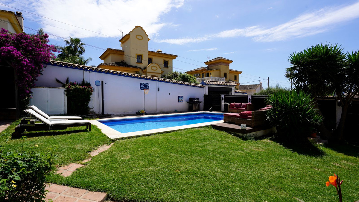Villa for sale in Mijas