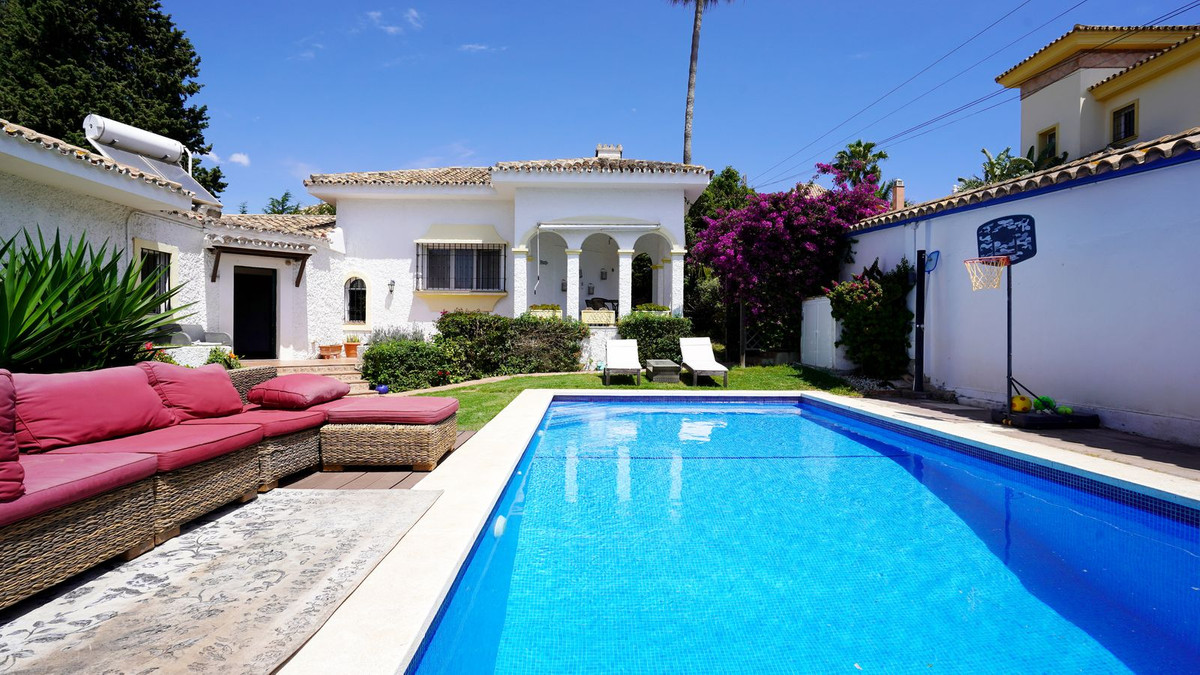 Villa for sale in Mijas
