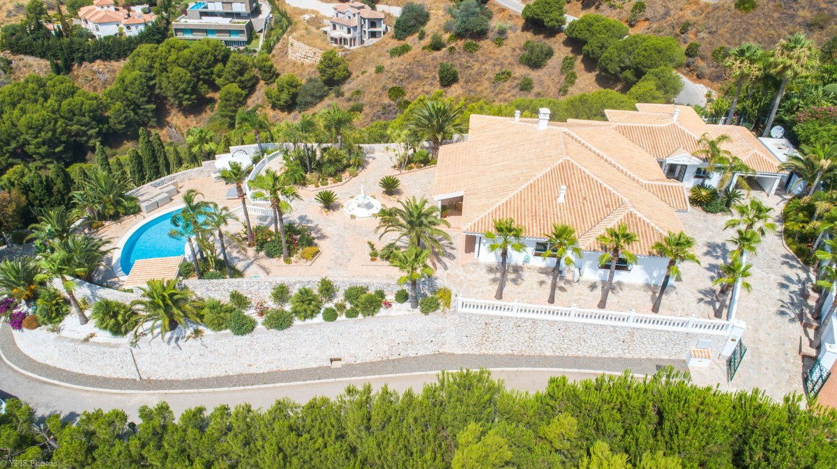 Villa for sale in Mijas
