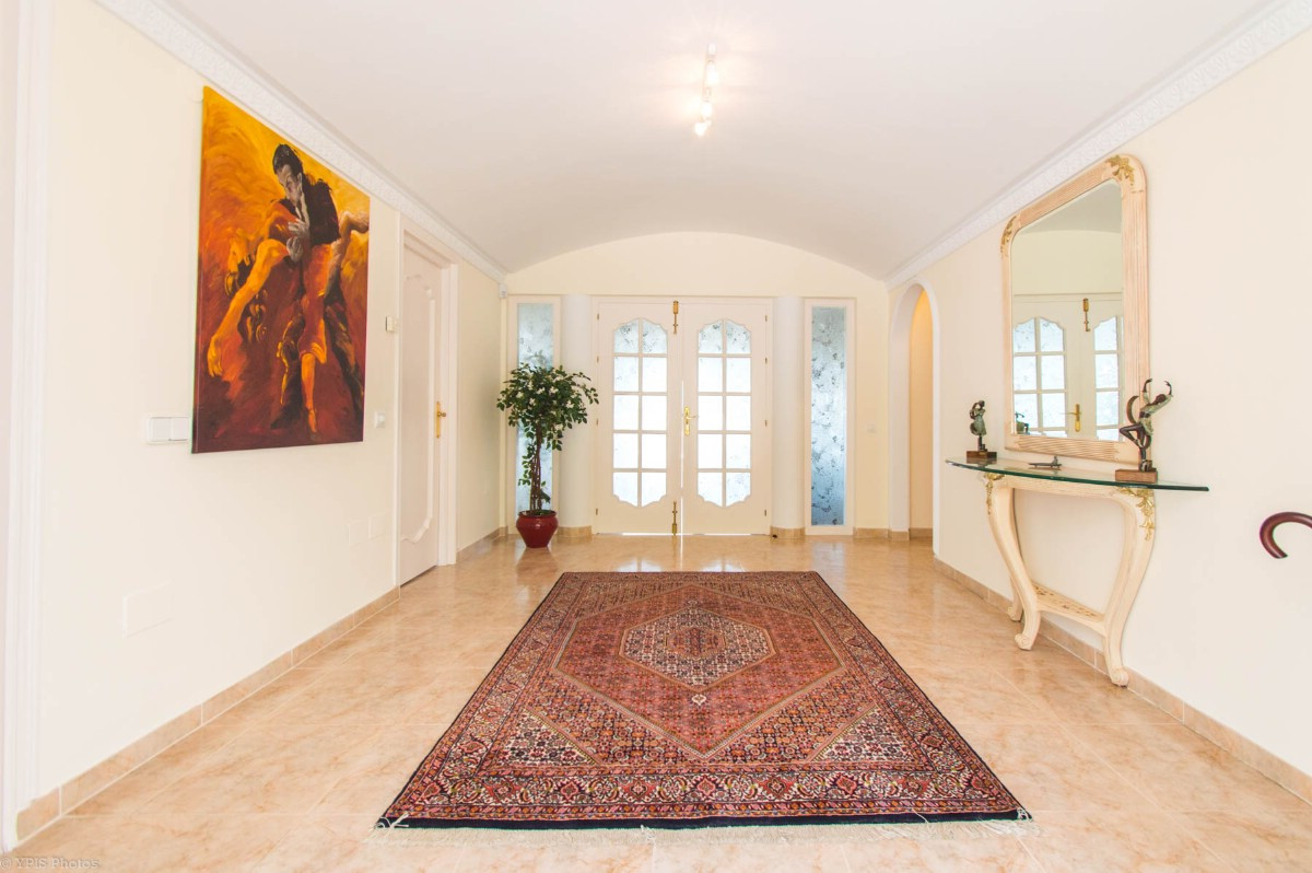 Villa for sale in Mijas