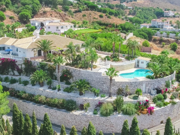 Villa for sale in Mijas