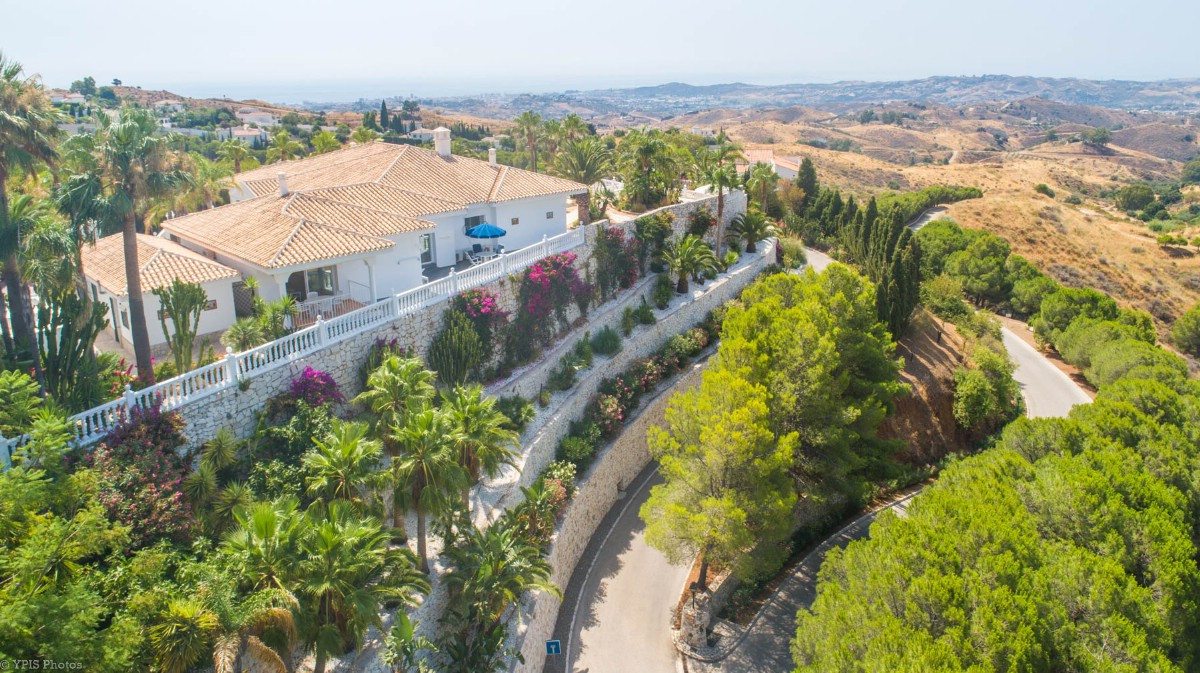 Villa for sale in Mijas