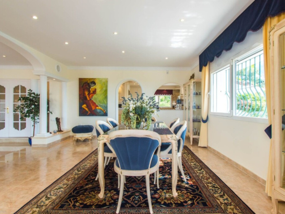 Villa for sale in Mijas