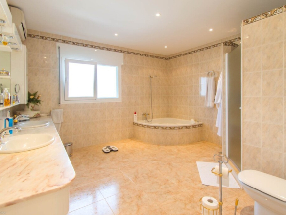 Villa for sale in Mijas