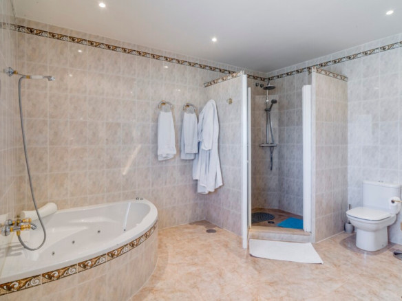 Villa for sale in Mijas