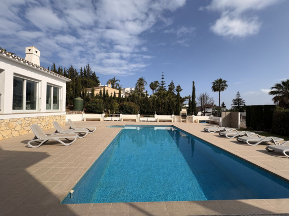 Villa for sale in Mijas