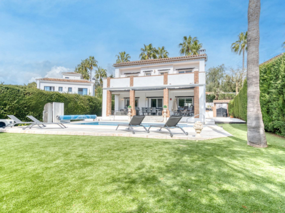 Villa for sale in Mijas