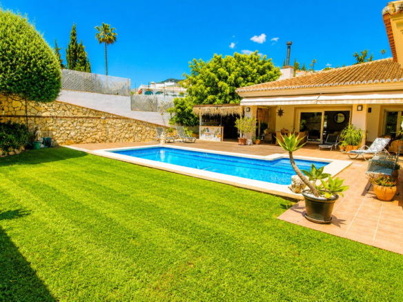 Villa for sale in Mijas