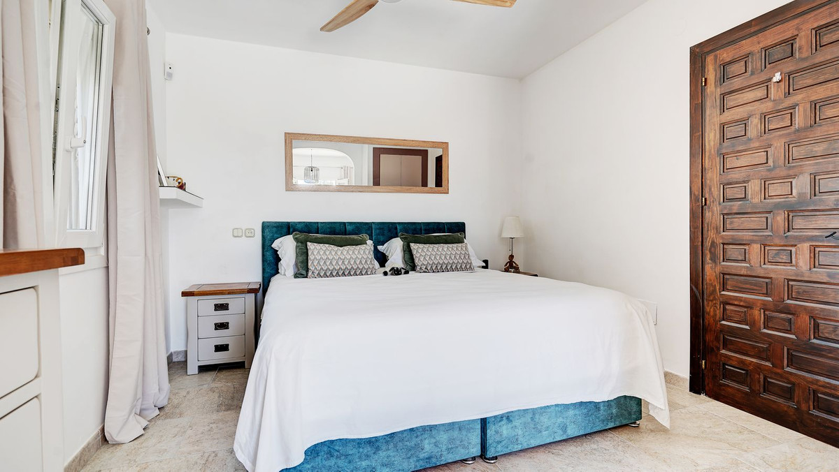 Villa for sale in Mijas