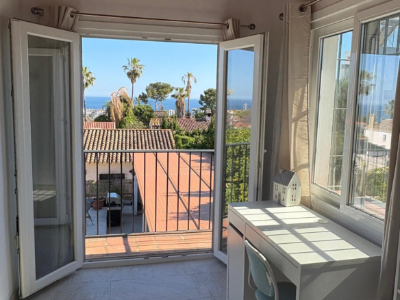 Villa for sale in Mijas