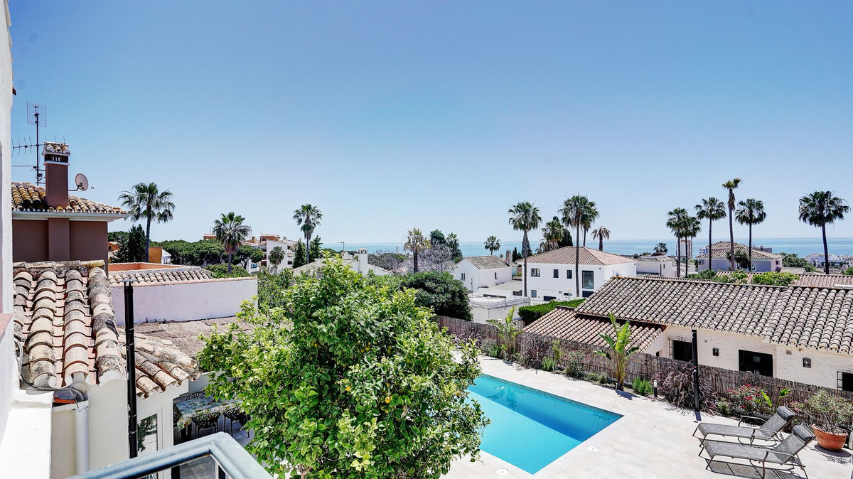 Villa for sale in Mijas