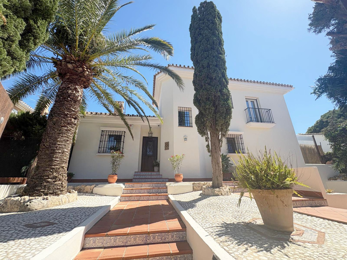 Villa for sale in Mijas