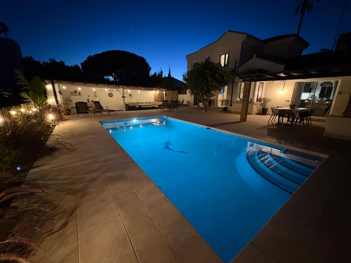 Villa for sale in Mijas