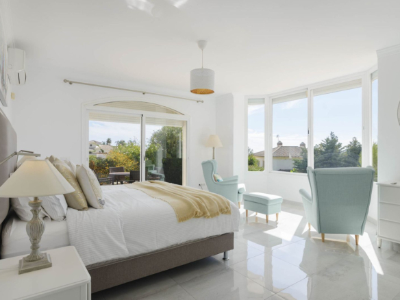 Villa for sale in Mijas