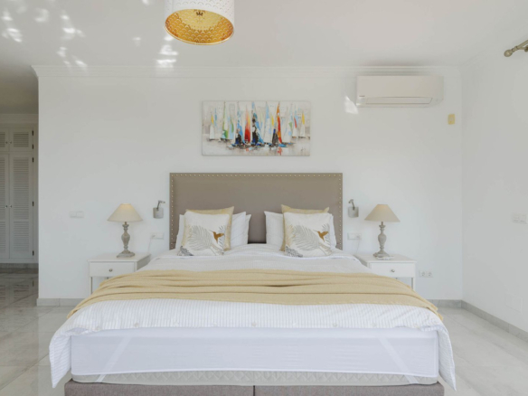 Villa for sale in Mijas