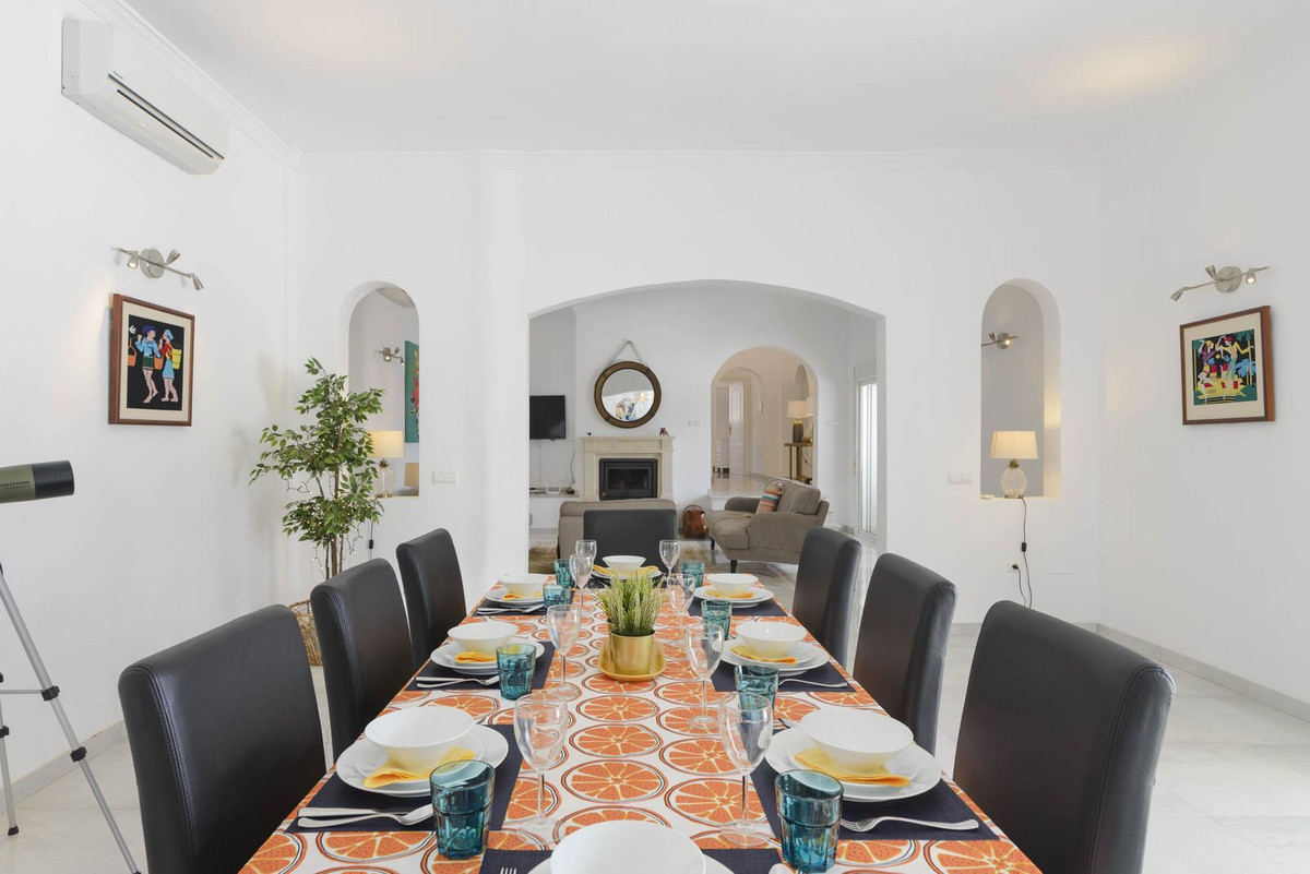 Villa for sale in Mijas