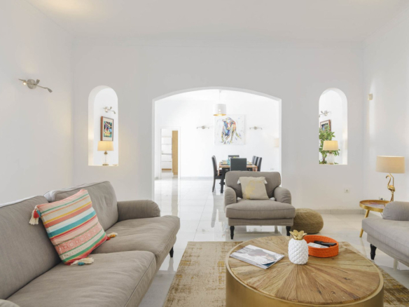 Villa for sale in Mijas